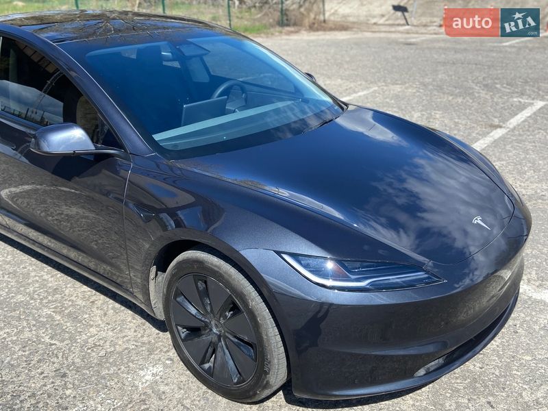 Седан Tesla Model 3 2025 в Киеве