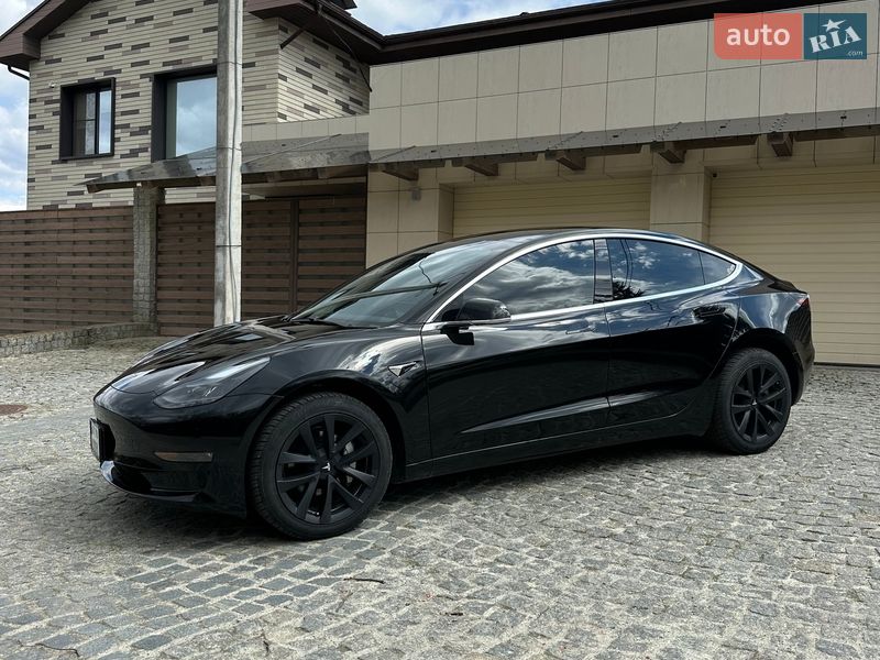 Седан Tesla Model 3 2020 в Харькове