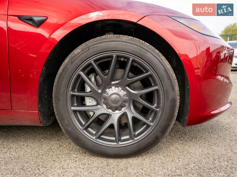 Седан Tesla Model 3 2024 в Киеве