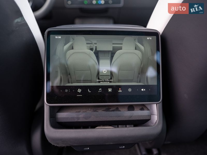 Седан Tesla Model 3 2024 в Киеве