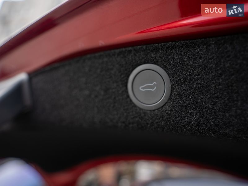 Седан Tesla Model 3 2024 в Киеве