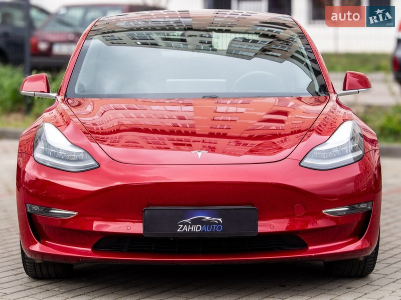 Седан Tesla Model 3 2018 в Львові
