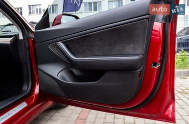 Седан Tesla Model 3 2018 в Львові