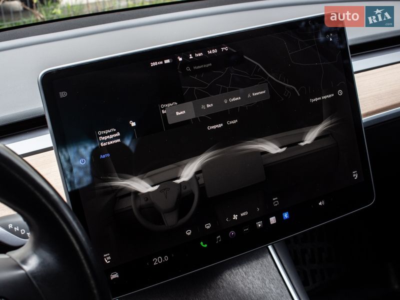 Седан Tesla Model 3 2018 в Львові