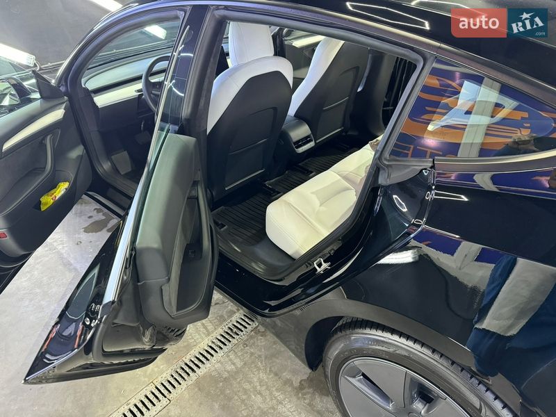 Седан Tesla Model 3 2022 в Полтаве