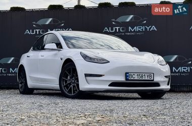 Седан Tesla Model 3 2019 в Самборі