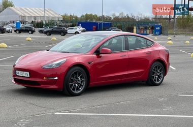 Седан Tesla Model 3 2022 в Киеве