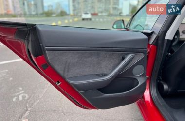 Седан Tesla Model 3 2022 в Киеве