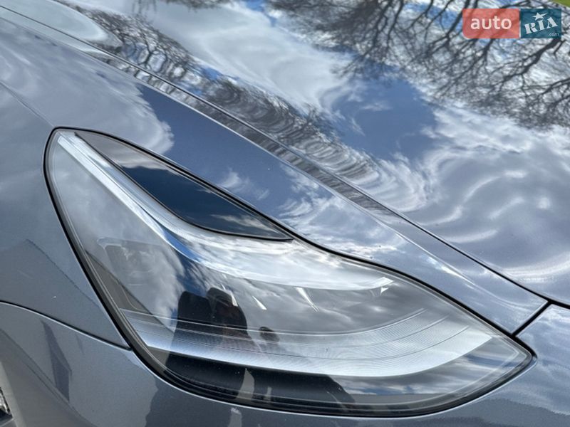 Седан Tesla Model 3 2021 в Луцке