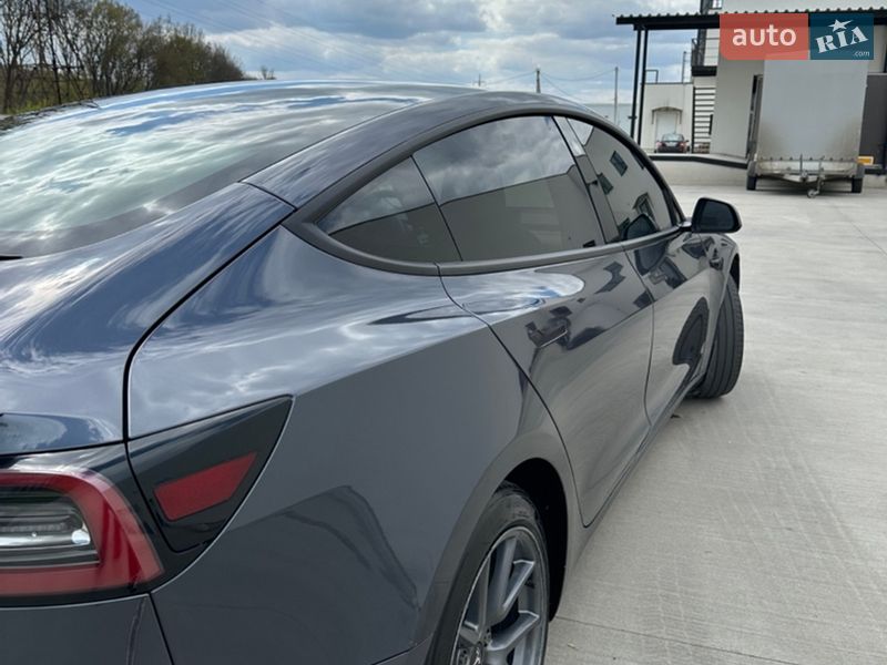 Седан Tesla Model 3 2021 в Луцке