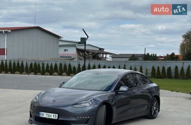 Седан Tesla Model 3 2021 в Луцке