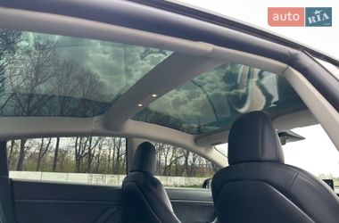Седан Tesla Model 3 2021 в Луцке