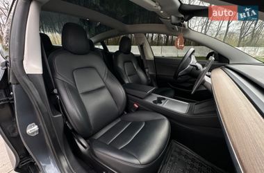 Седан Tesla Model 3 2021 в Луцке