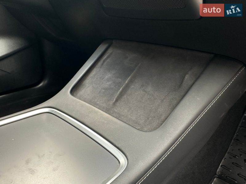 Седан Tesla Model 3 2021 в Луцке