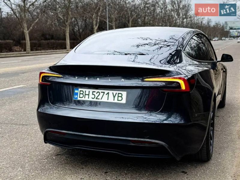 Седан Tesla Model 3 2024 в Одессе
