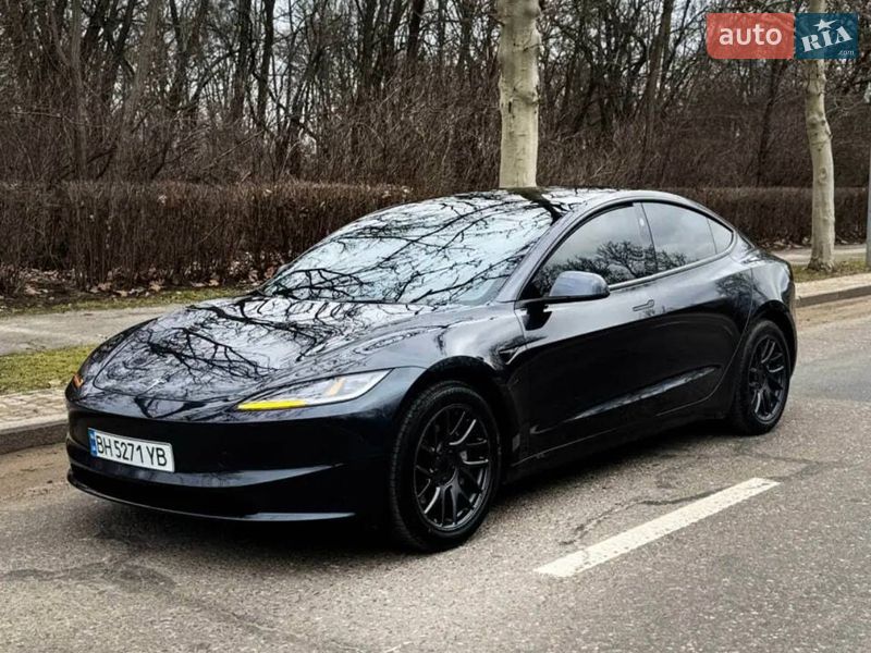 Седан Tesla Model 3 2024 в Одессе