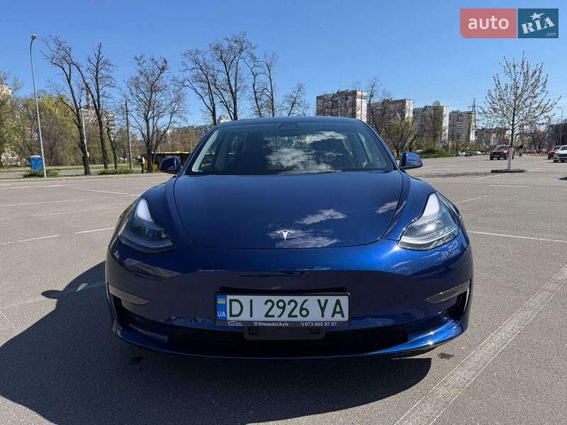 Седан Tesla Model 3 2021 в Києві