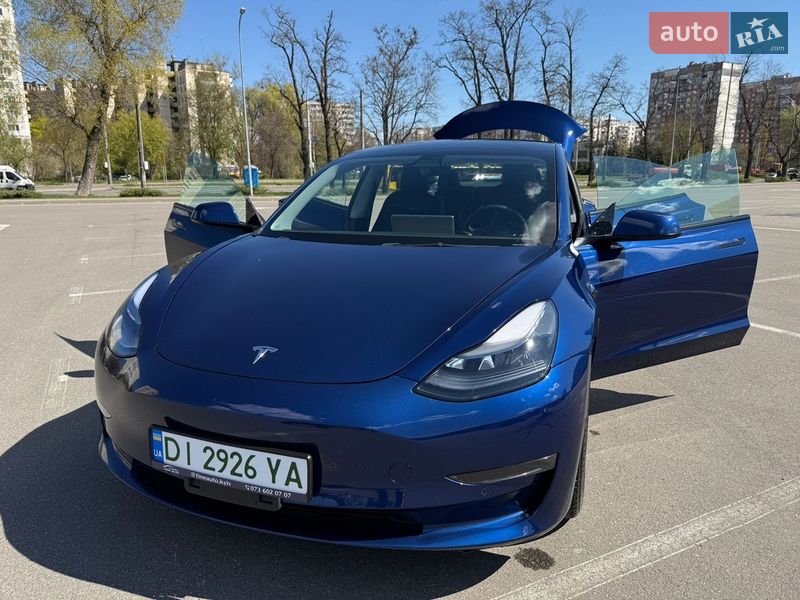 Седан Tesla Model 3 2021 в Києві