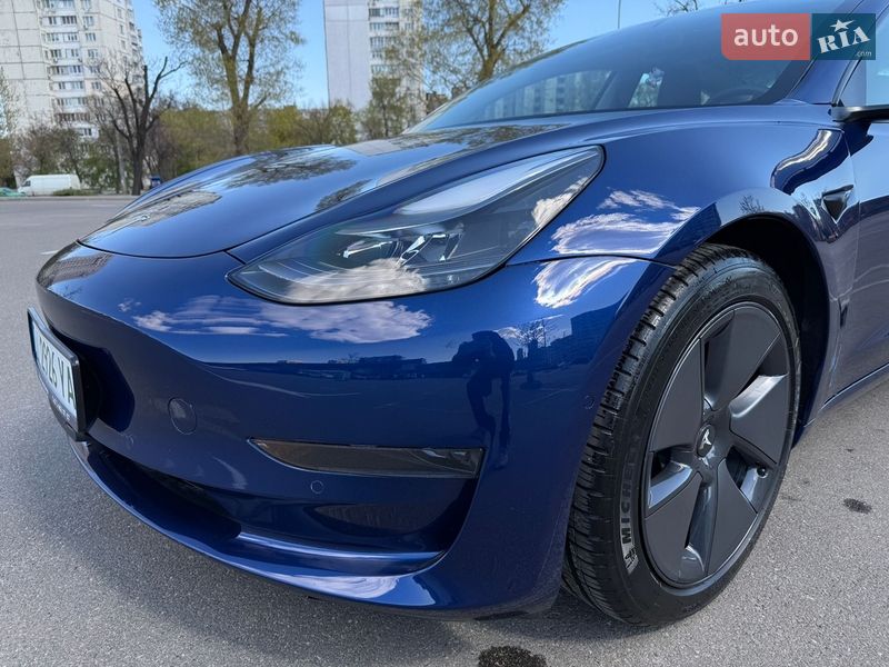 Седан Tesla Model 3 2021 в Киеве