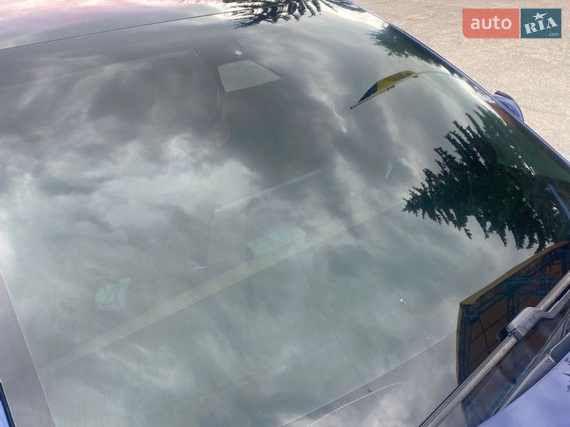 Седан Tesla Model 3 2017 в Валках
