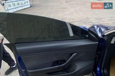 Седан Tesla Model 3 2017 в Валках