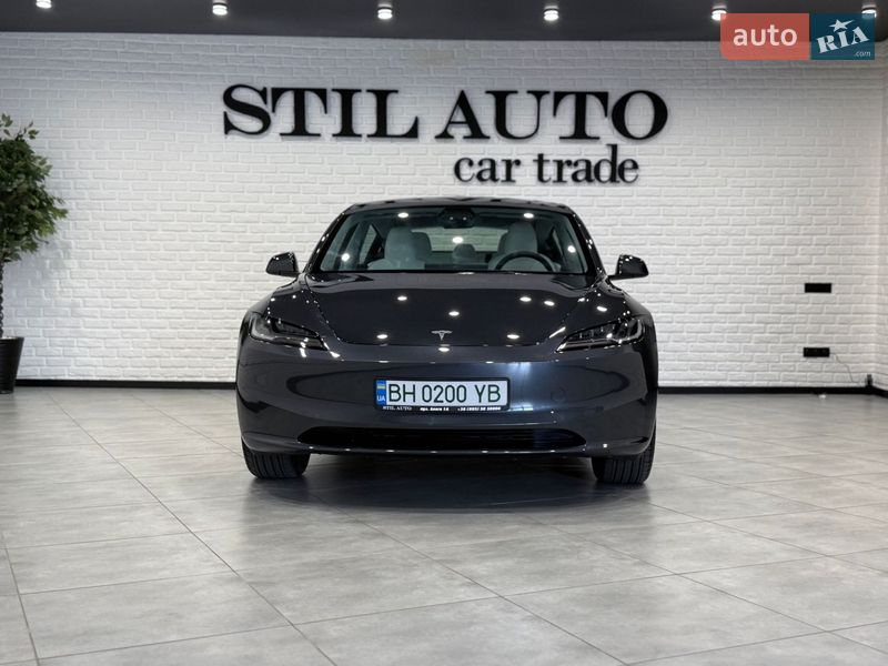 Седан Tesla Model 3 2025 в Одессе