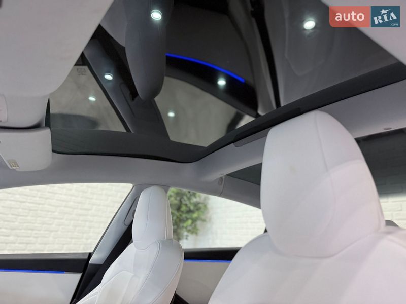 Седан Tesla Model 3 2025 в Одессе