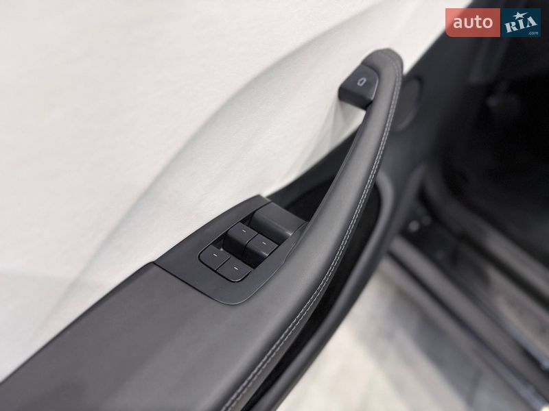 Седан Tesla Model 3 2025 в Одессе