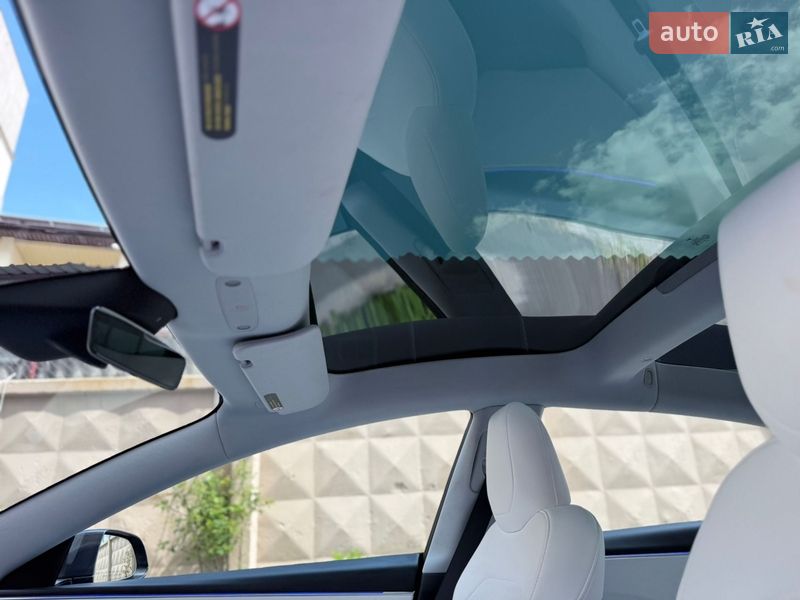 Седан Tesla Model 3 2025 в Одессе