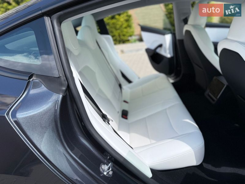 Седан Tesla Model 3 2025 в Одессе