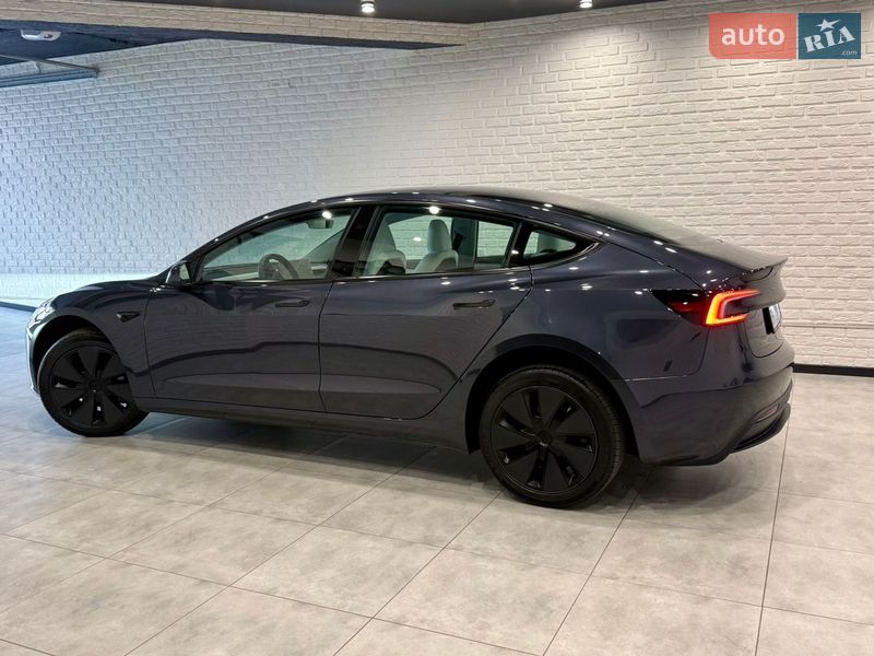 Седан Tesla Model 3 2025 в Одессе