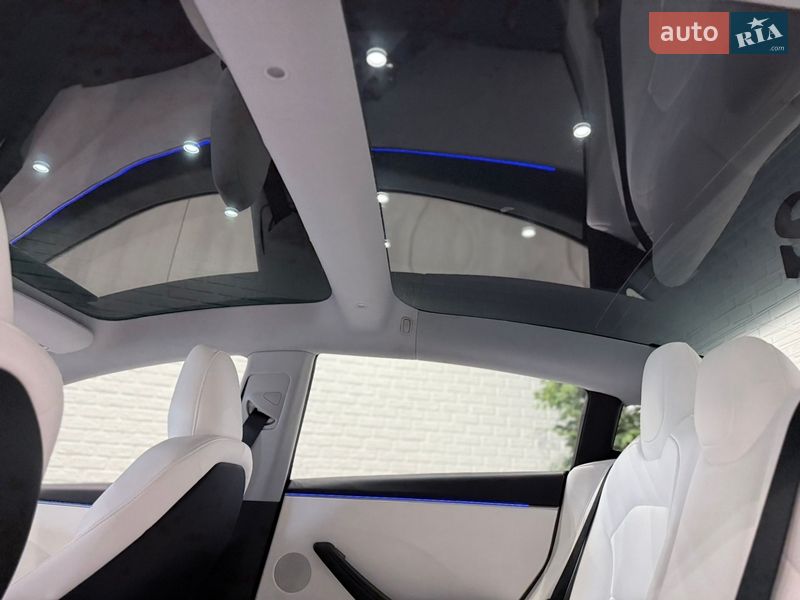 Седан Tesla Model 3 2025 в Одессе