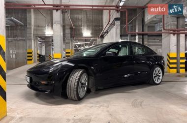 Седан Tesla Model 3 2023 в Львове