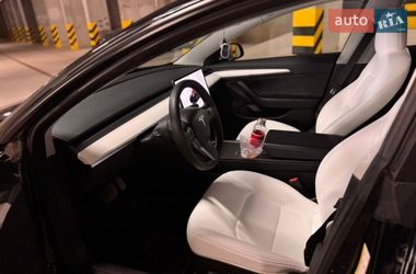 Седан Tesla Model 3 2023 в Львове