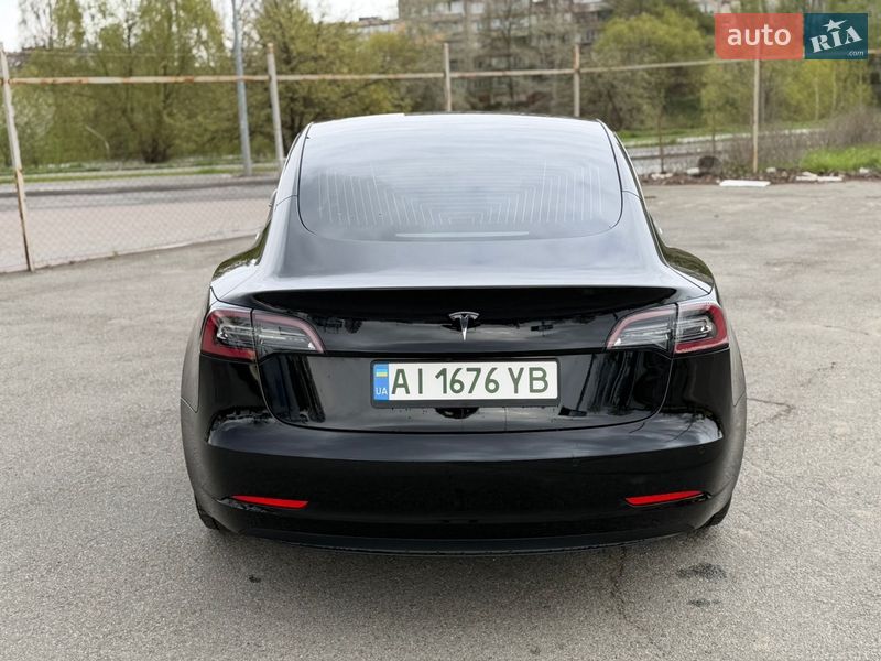 Седан Tesla Model 3 2020 в Киеве