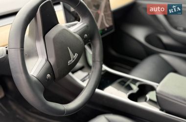 Седан Tesla Model 3 2020 в Киеве