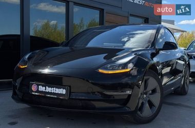 Седан Tesla Model 3 2022 в Ровно