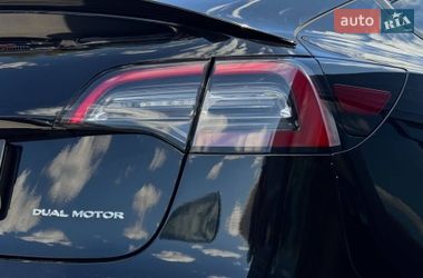 Седан Tesla Model 3 2022 в Ровно