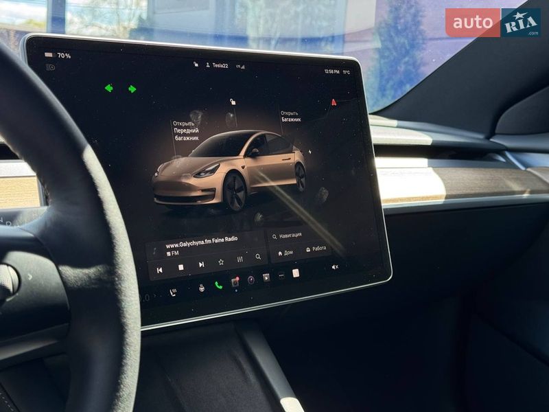 Седан Tesla Model 3 2022 в Ровно
