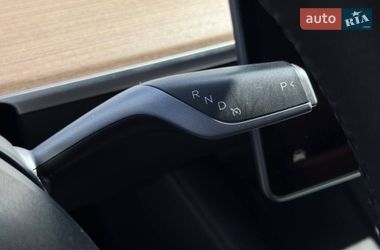 Седан Tesla Model 3 2022 в Ровно