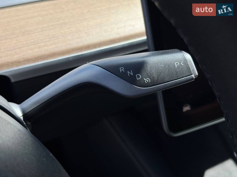 Седан Tesla Model 3 2022 в Ровно