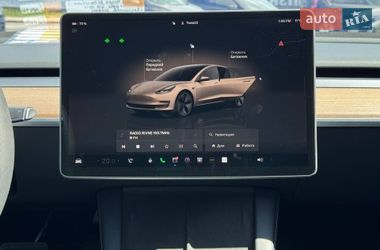 Седан Tesla Model 3 2022 в Ровно