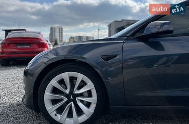 Седан Tesla Model 3 2022 в Киеве