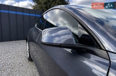 Седан Tesla Model 3 2022 в Киеве