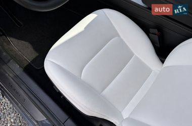 Седан Tesla Model 3 2022 в Киеве