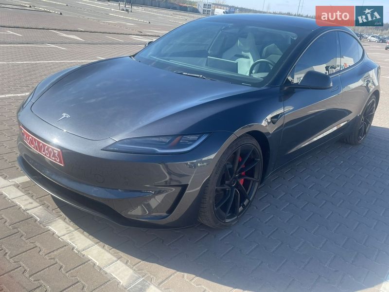 Седан Tesla Model 3 2024 в Киеве