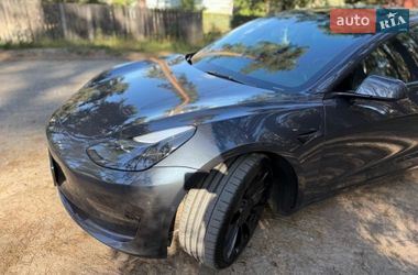 Седан Tesla Model 3 2022 в Ірпені