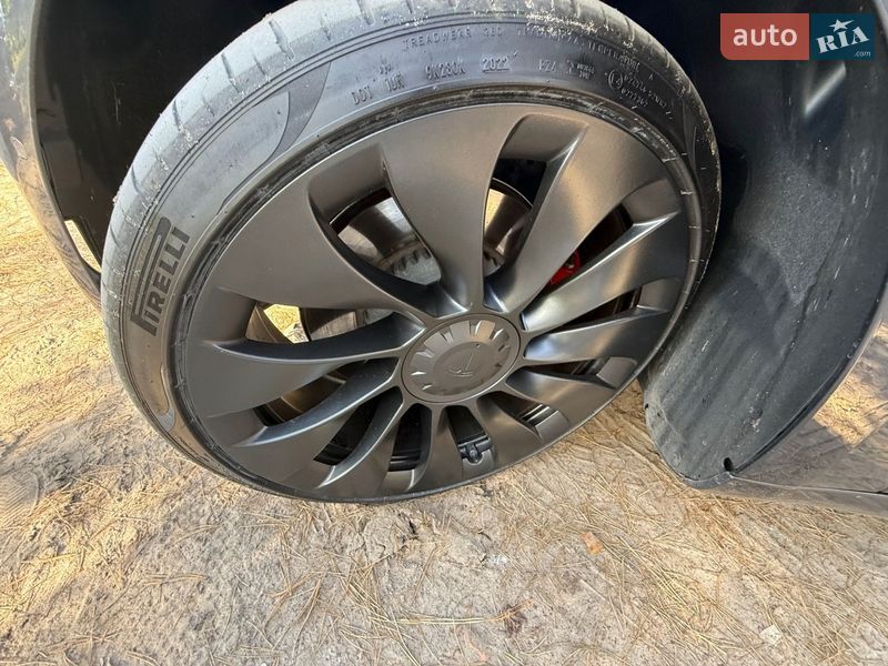 Седан Tesla Model 3 2022 в Ірпені
