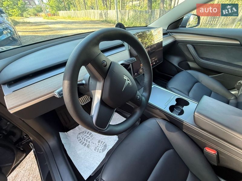 Седан Tesla Model 3 2022 в Ірпені