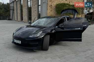 Седан Tesla Model 3 2019 в Луцке